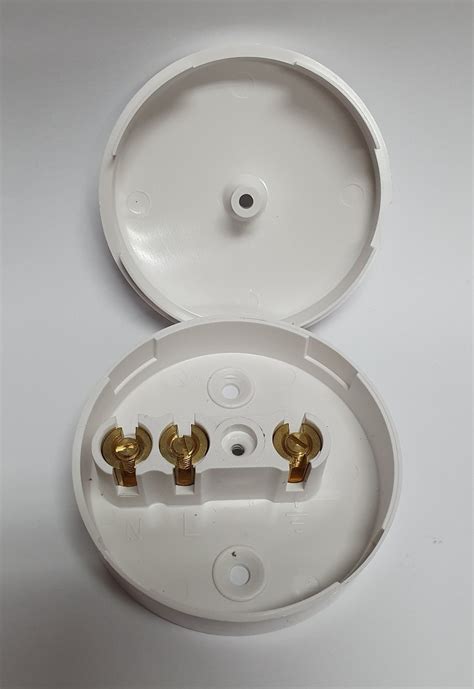 ceiling rose vs junction box|ceiling rose light fitting bunnings.